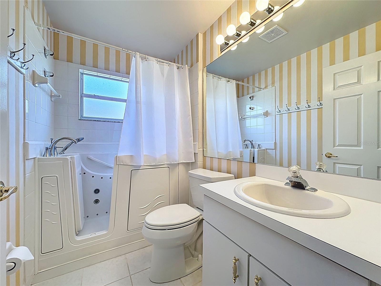 Image 32 of 74 For 3714 Kingswood Court