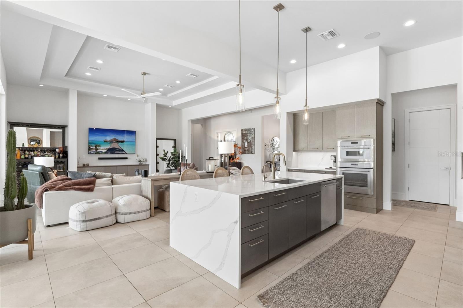 Image 13 of 74 For 15220 Pendio Drive