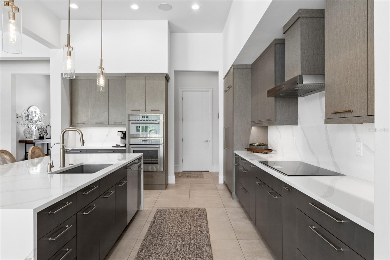 Image 14 of 74 For 15220 Pendio Drive