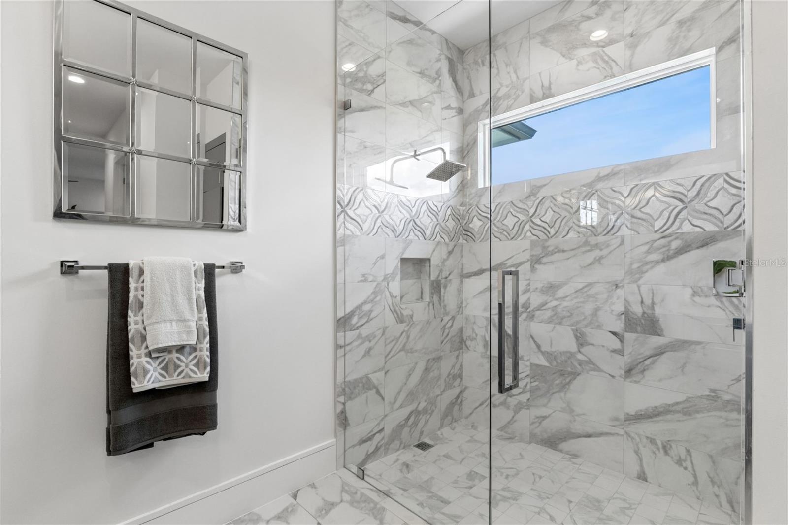 Image 21 of 74 For 15220 Pendio Drive