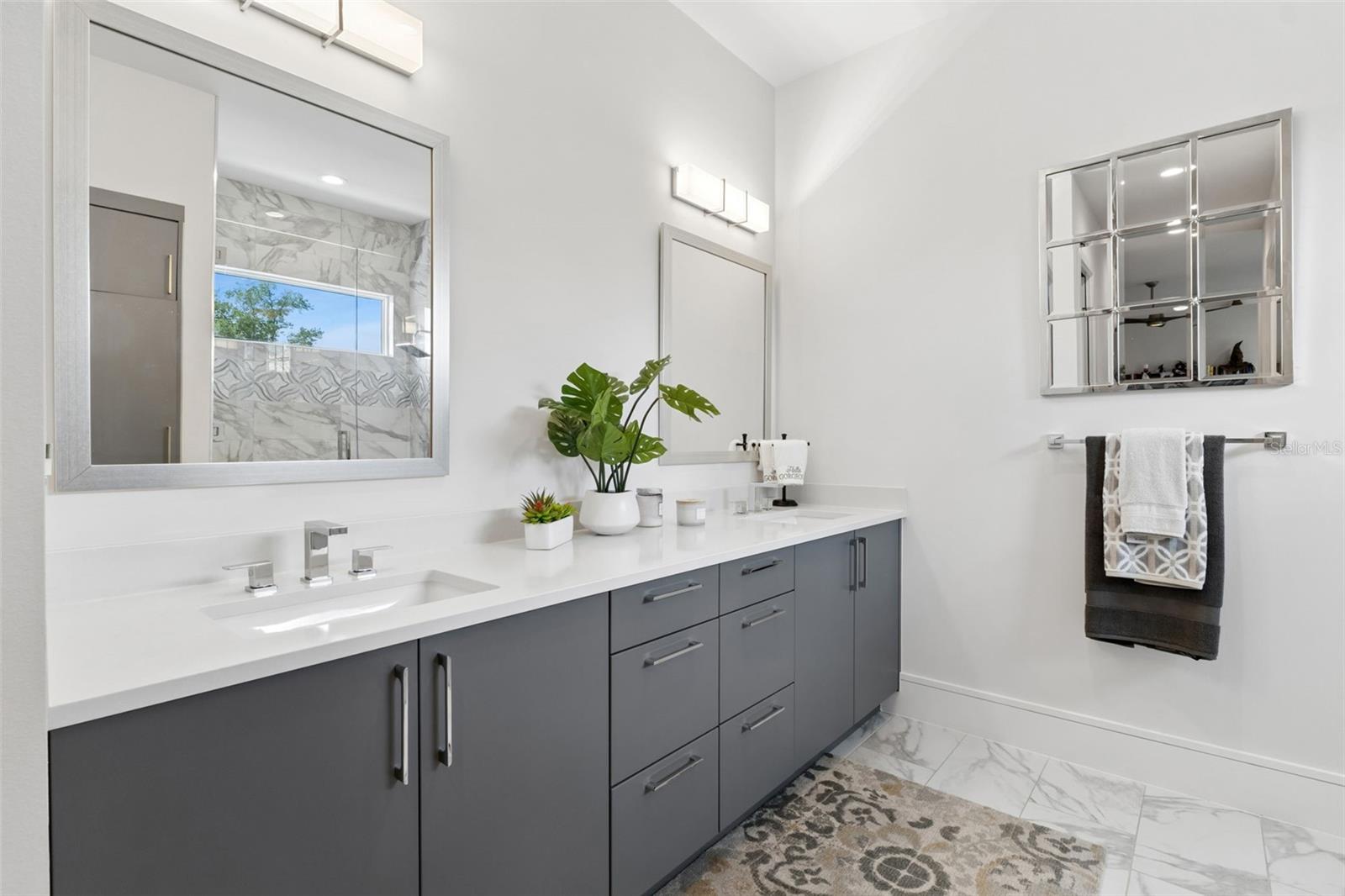 Image 22 of 74 For 15220 Pendio Drive