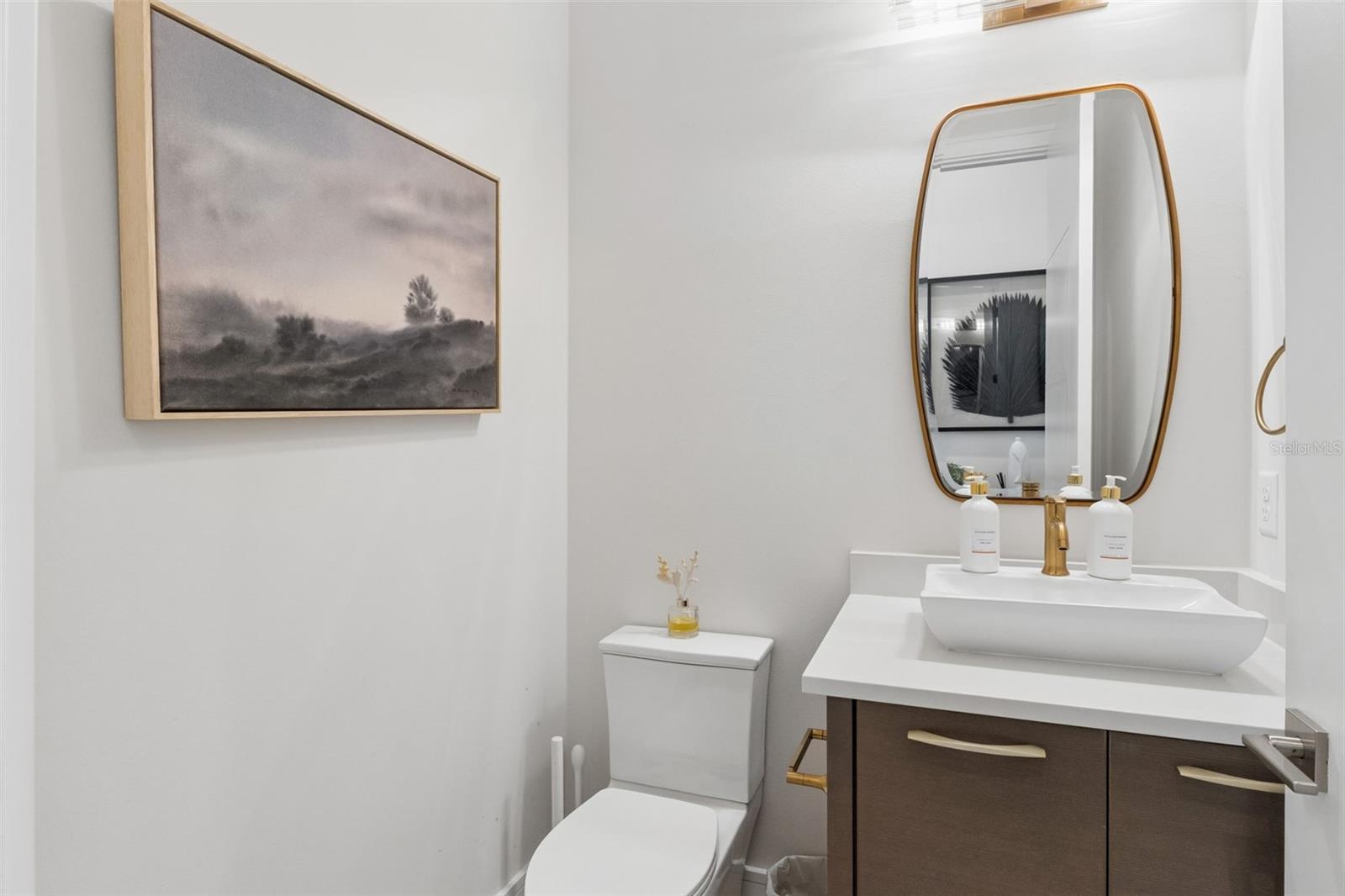 Image 23 of 74 For 15220 Pendio Drive