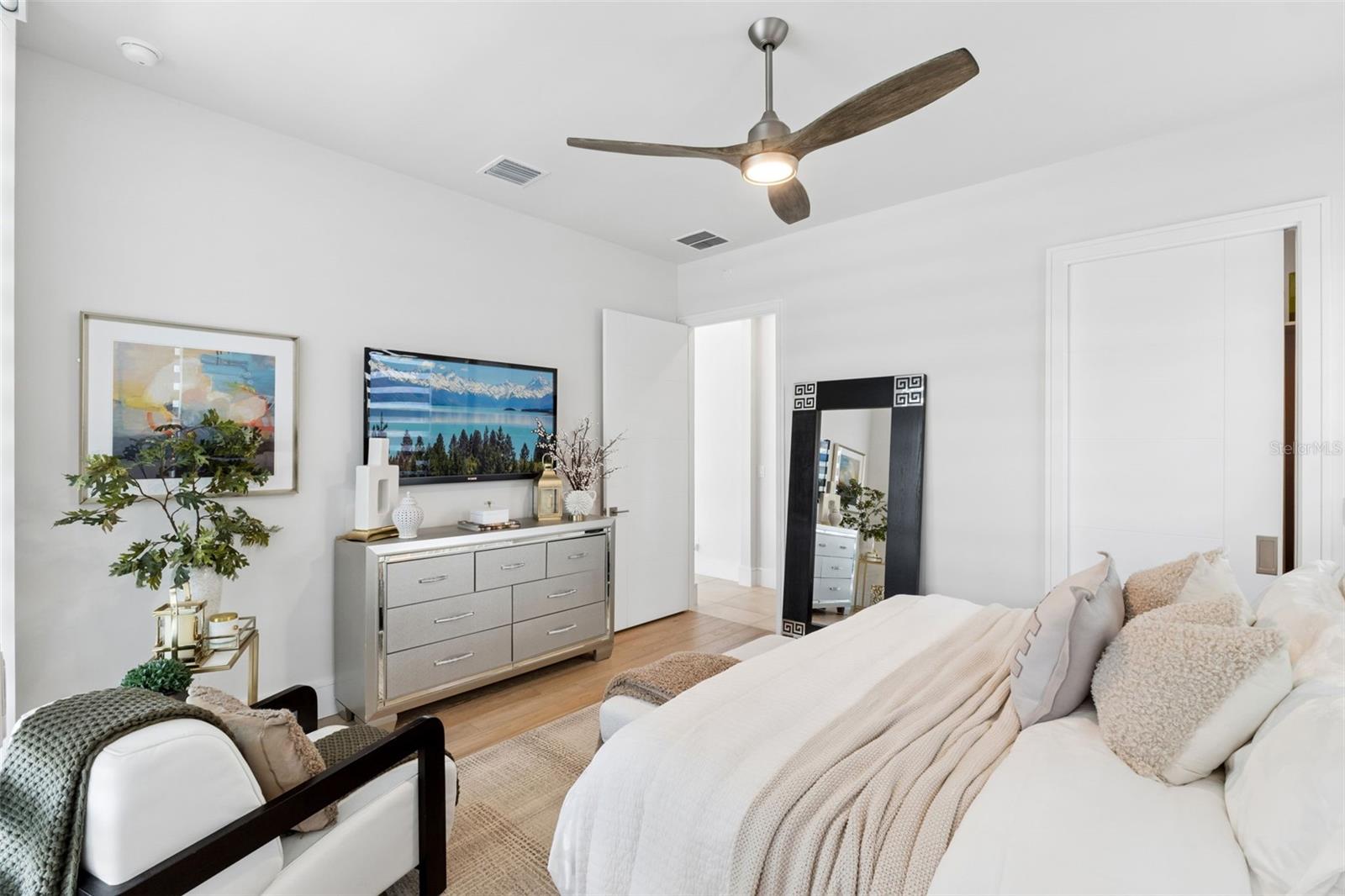 Image 41 of 74 For 15220 Pendio Drive