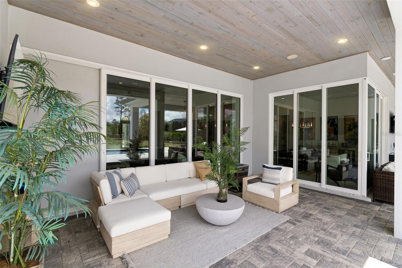 Image 45 of 74 For 15220 Pendio Drive