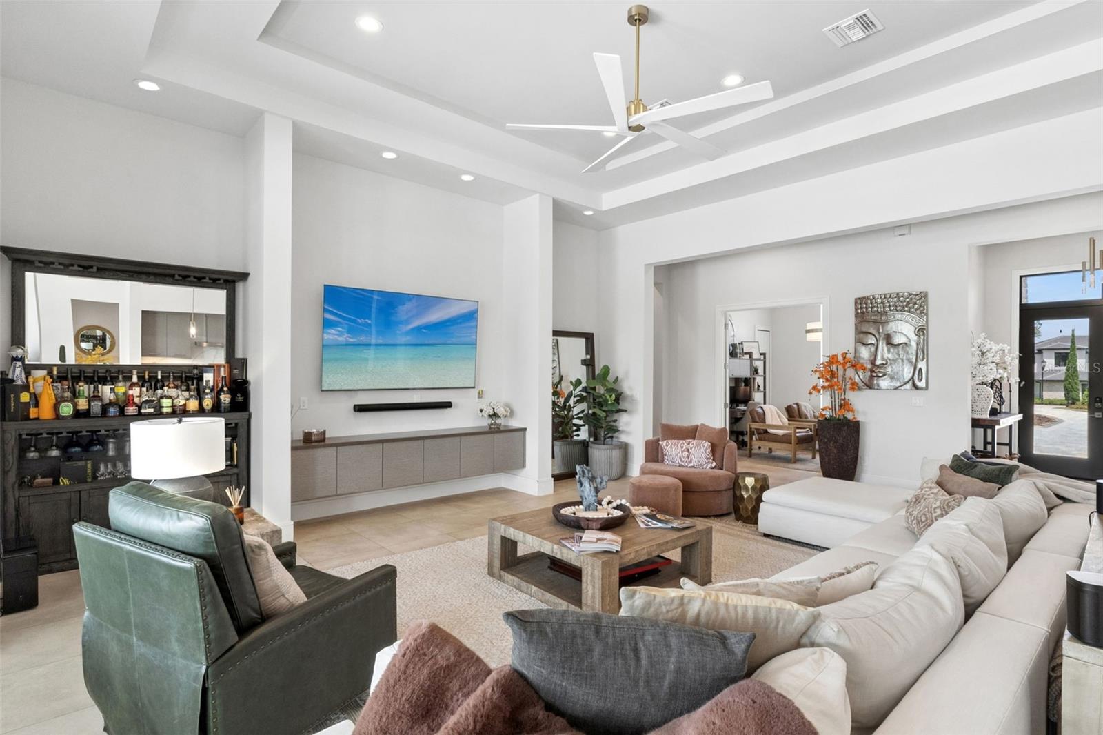 Image 5 of 74 For 15220 Pendio Drive