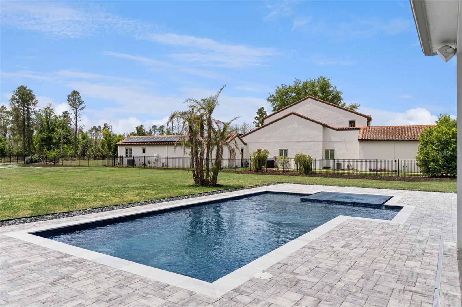 Image 55 of 74 For 15220 Pendio Drive