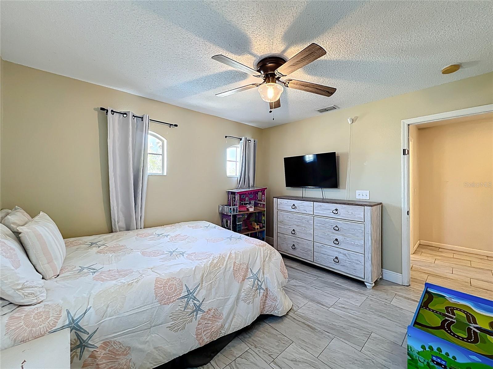 Image 18 of 32 For 105 Bailey Circle