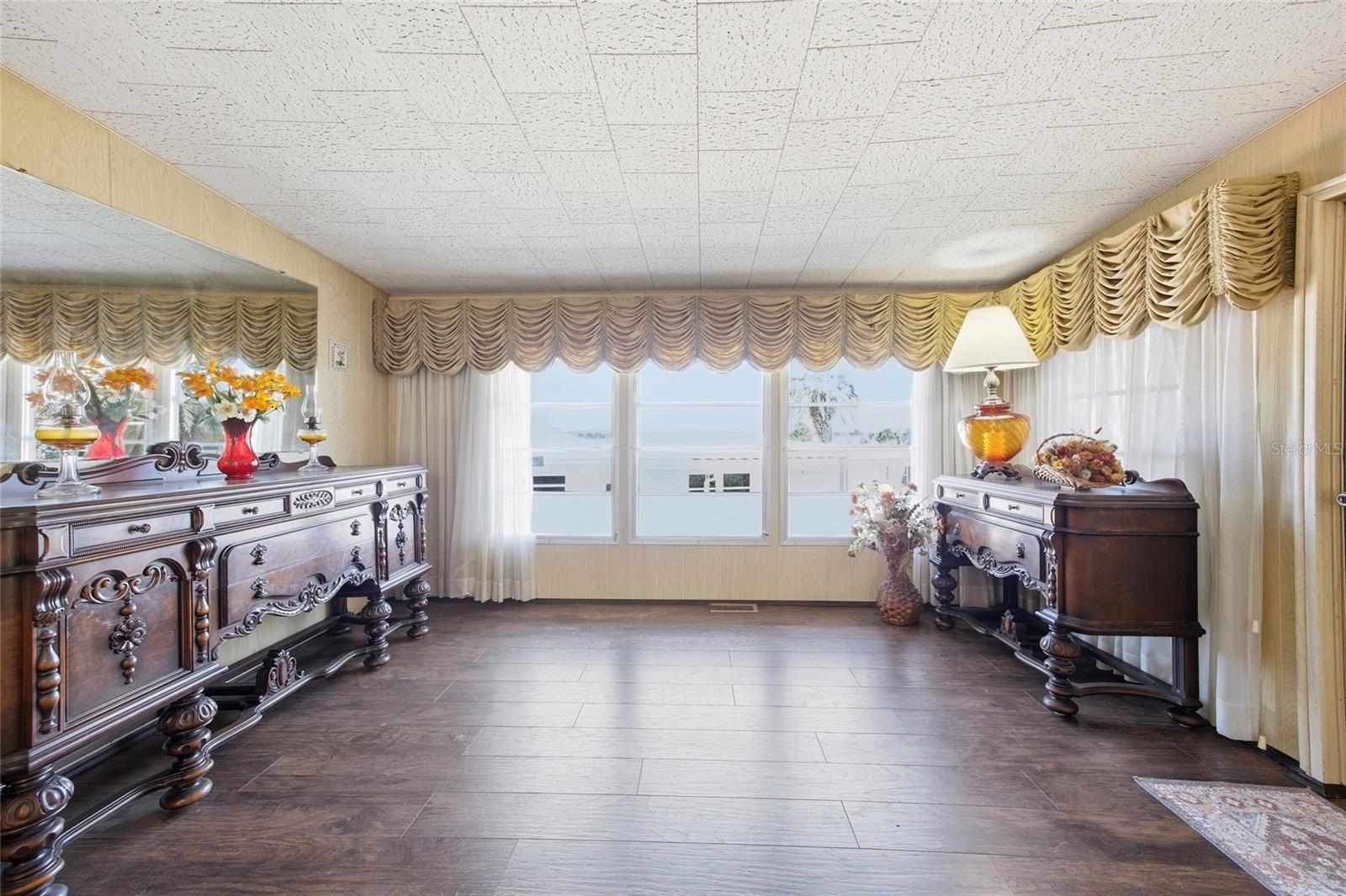 Image 13 of 49 For 3896 Picciola Road 411