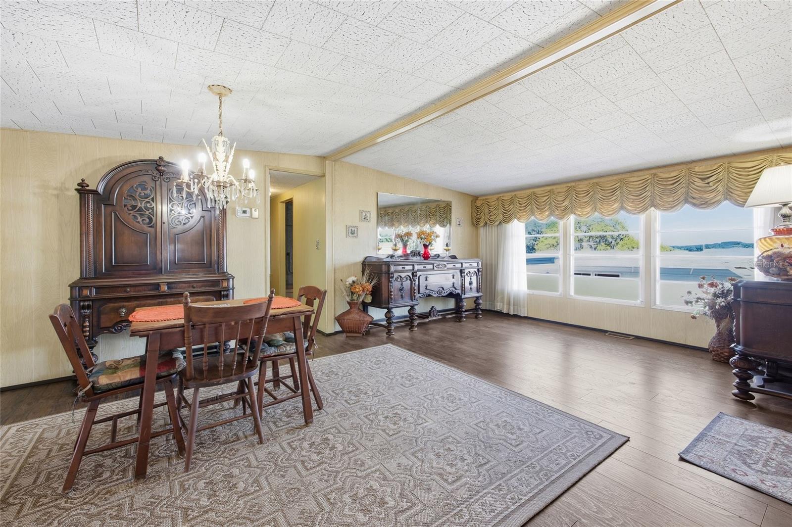 Image 18 of 49 For 3896 Picciola Road 411