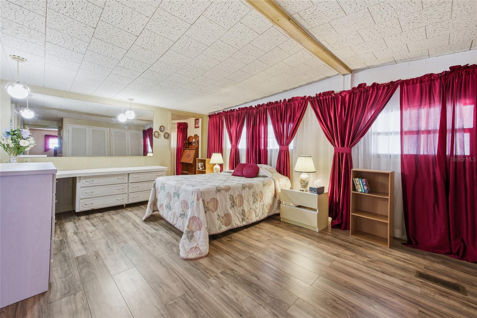 Image 23 of 49 For 3896 Picciola Road 411