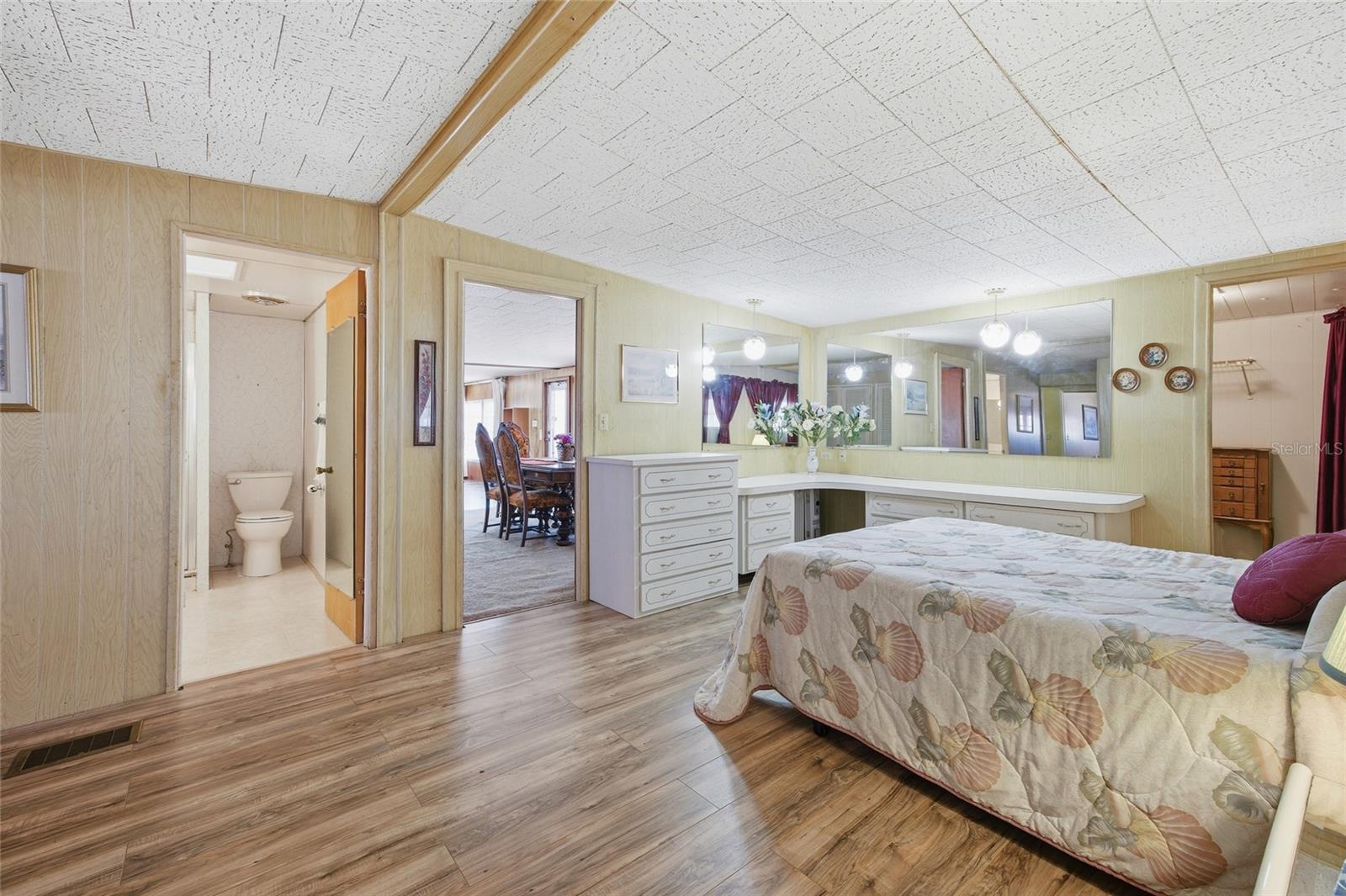 Image 24 of 49 For 3896 Picciola Road 411