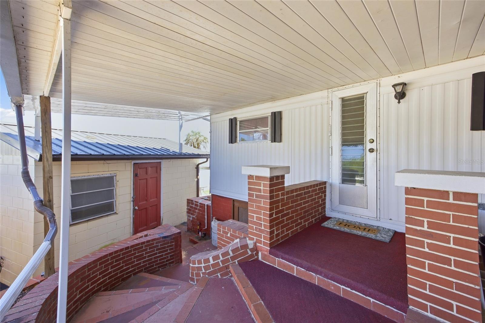 Image 33 of 49 For 3896 Picciola Road 411