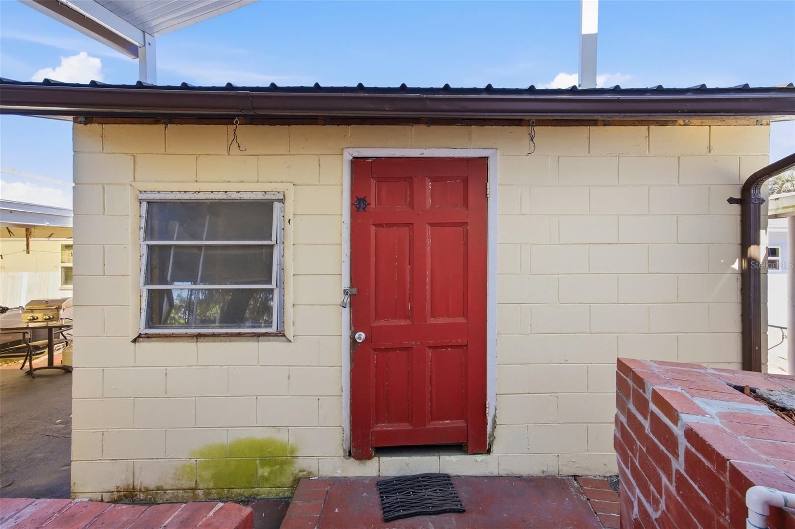 Image 34 of 49 For 3896 Picciola Road 411