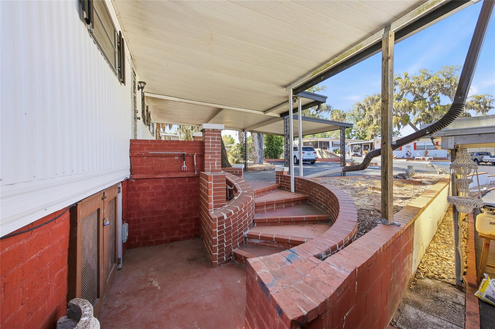 Image 35 of 49 For 3896 Picciola Road 411