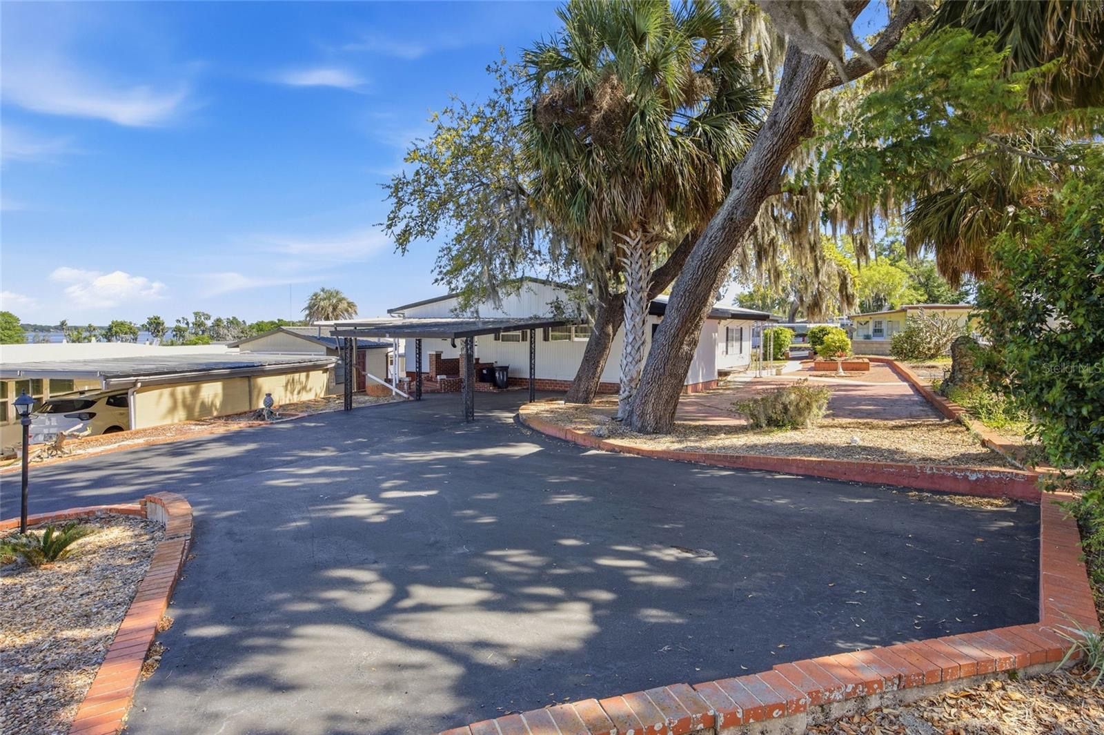 Image 37 of 49 For 3896 Picciola Road 411