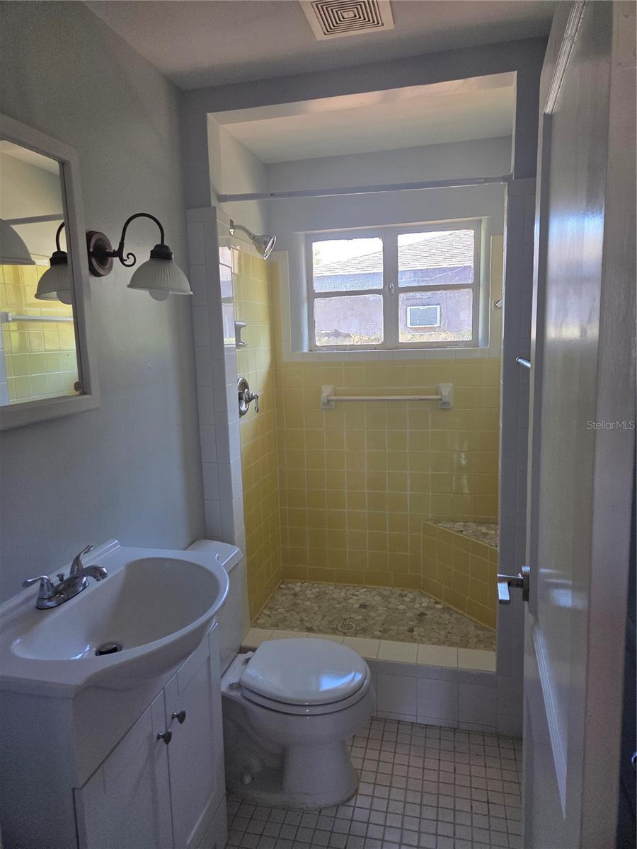 Image 5 of 24 For 101 Atwater Avenue