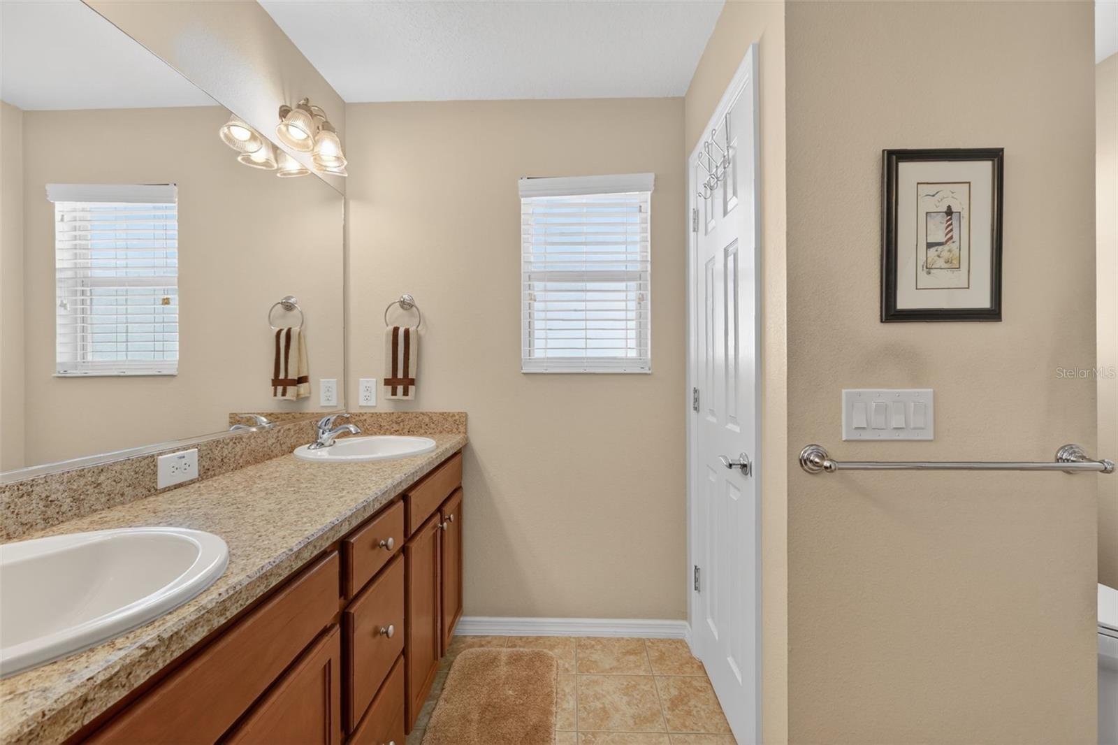 Image 16 of 25 For 603 Evesborough Path