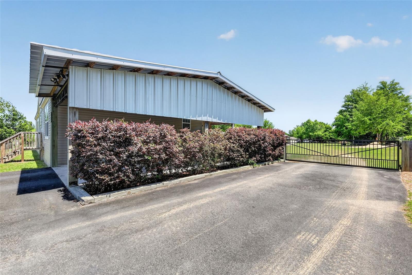 Listing photo id 9 for 9879 Buckskin Avenue