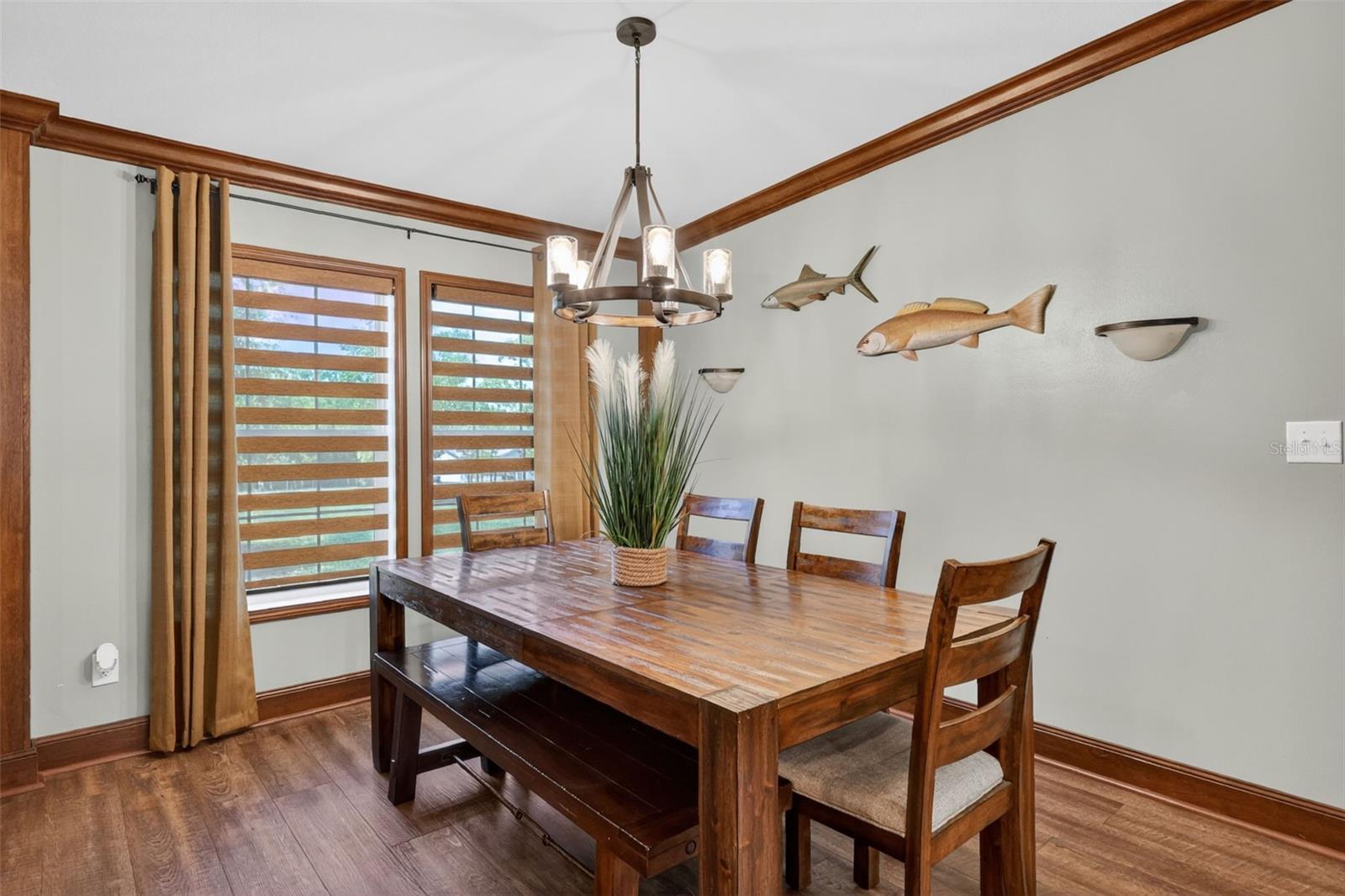 Listing photo id 13 for 9879 Buckskin Avenue