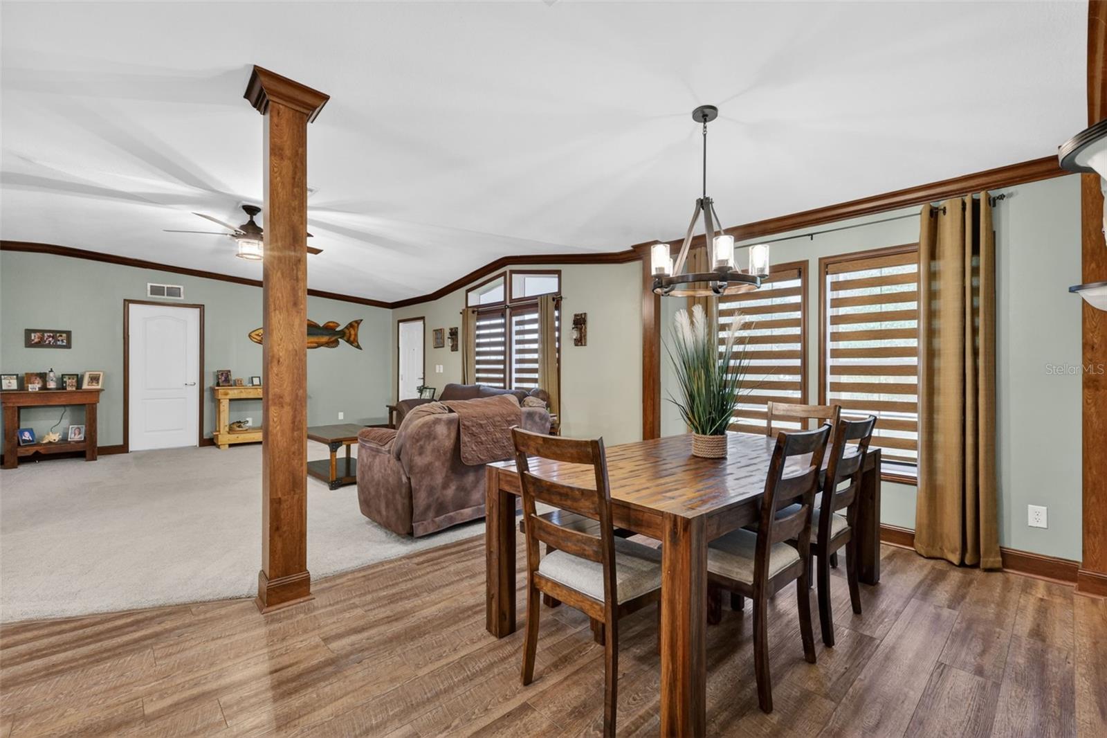 Listing photo id 14 for 9879 Buckskin Avenue