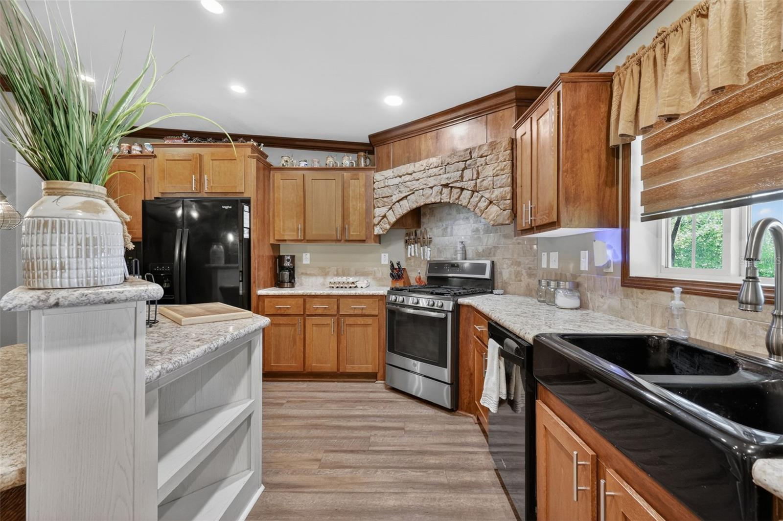 Listing photo id 17 for 9879 Buckskin Avenue