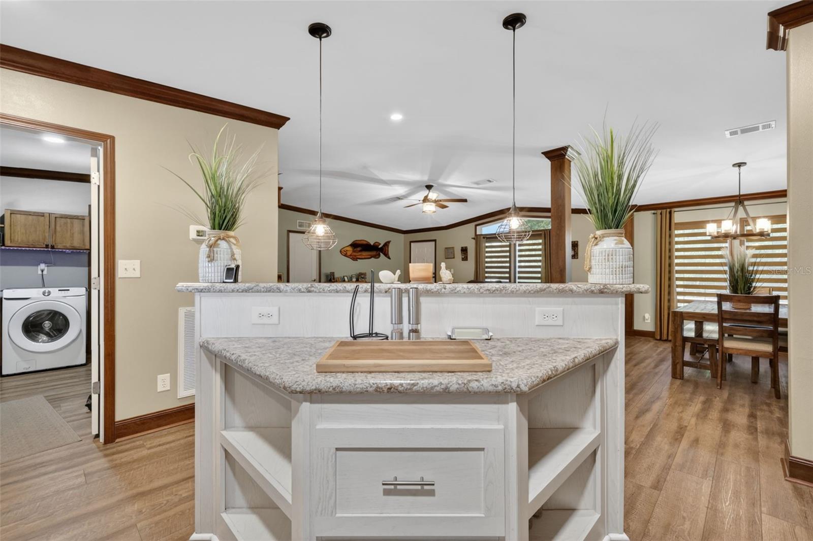 Listing photo id 18 for 9879 Buckskin Avenue