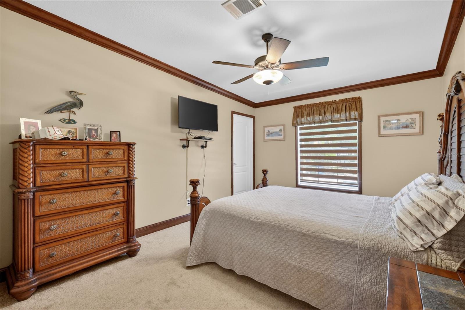 Listing photo id 24 for 9879 Buckskin Avenue