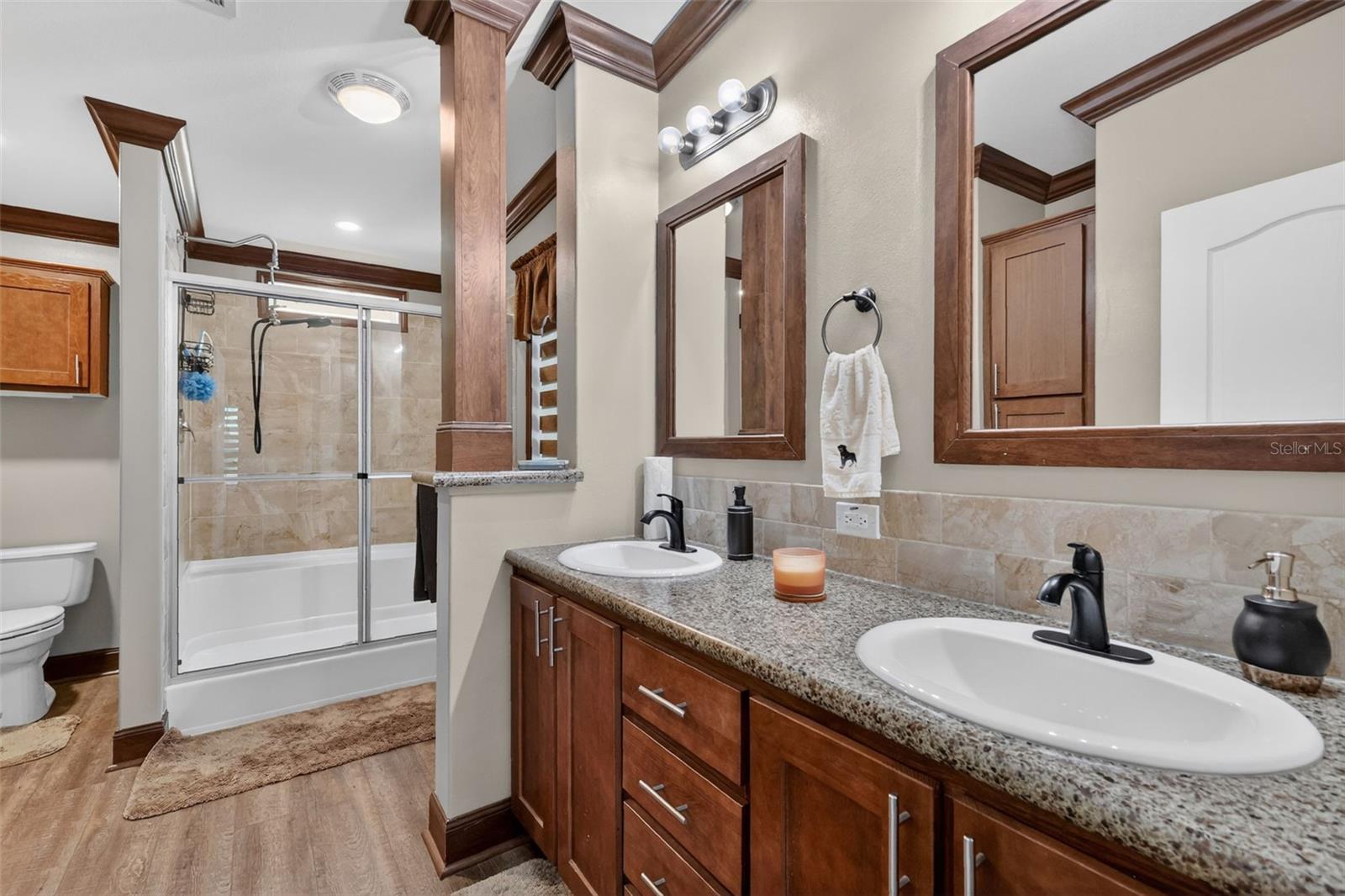 Listing photo id 27 for 9879 Buckskin Avenue