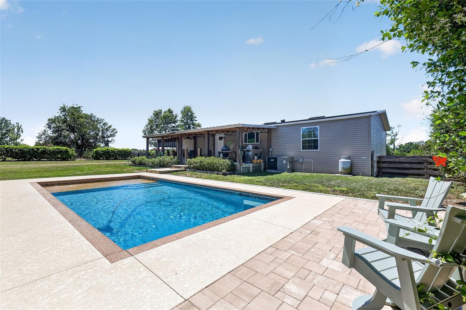 Listing photo id 32 for 9879 Buckskin Avenue