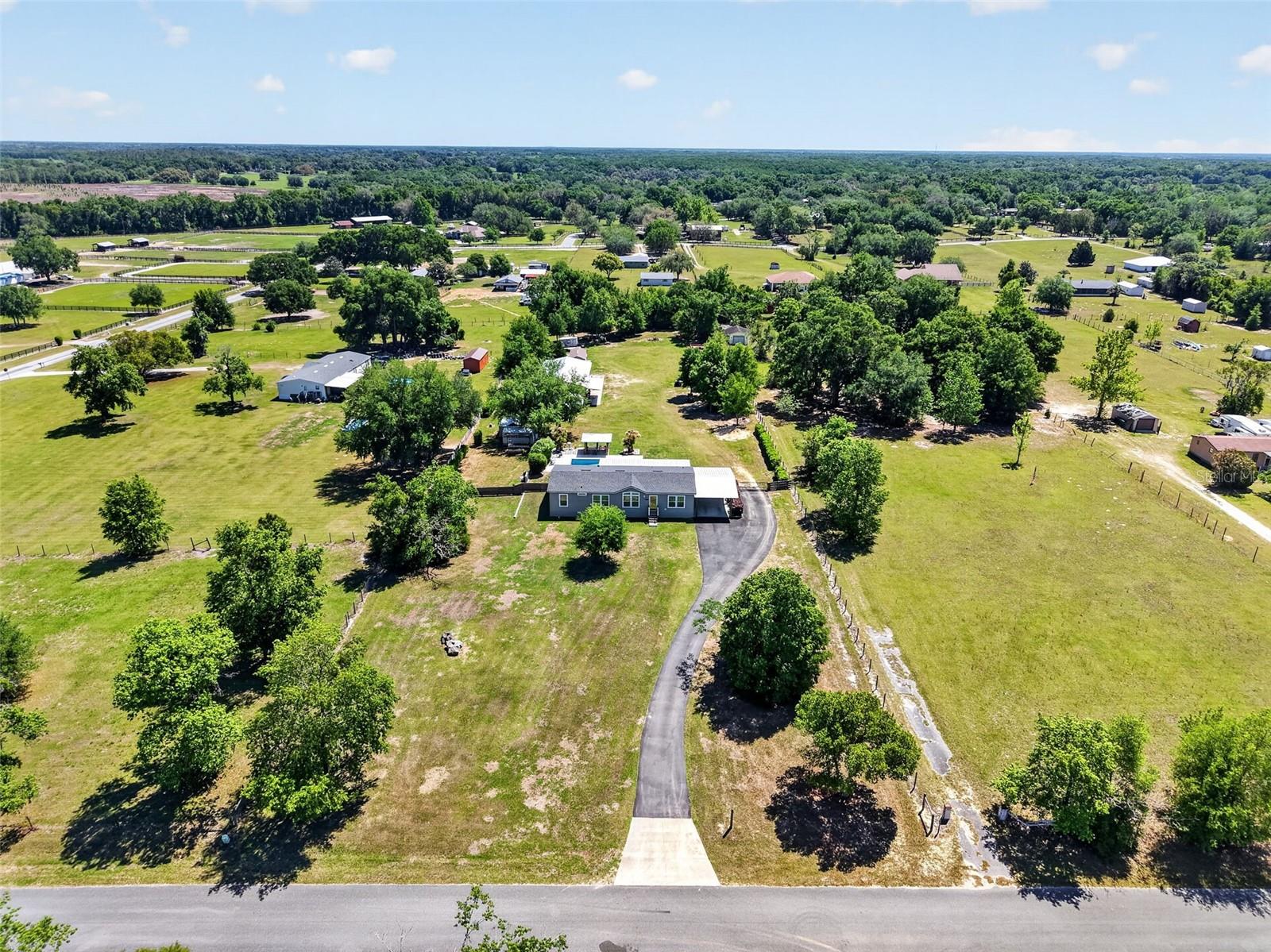 Listing photo id 2 for 9879 Buckskin Avenue