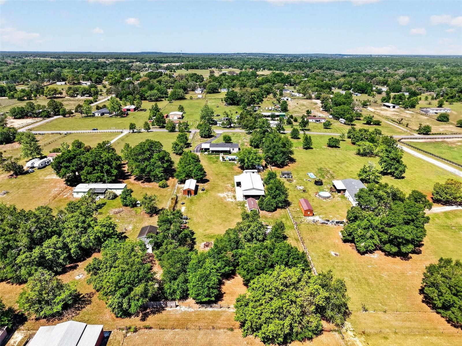 Listing photo id 4 for 9879 Buckskin Avenue