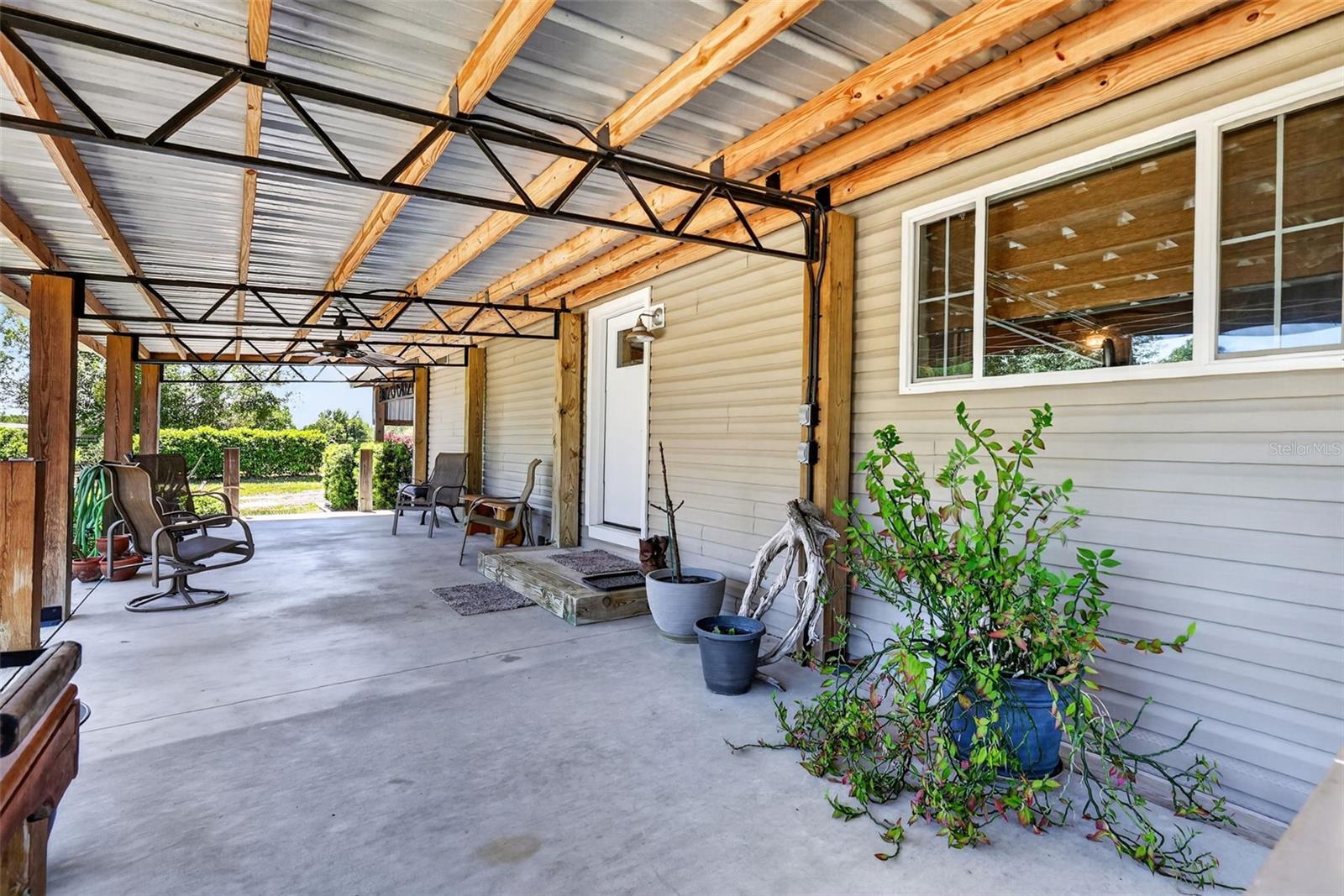 Listing photo id 7 for 9879 Buckskin Avenue