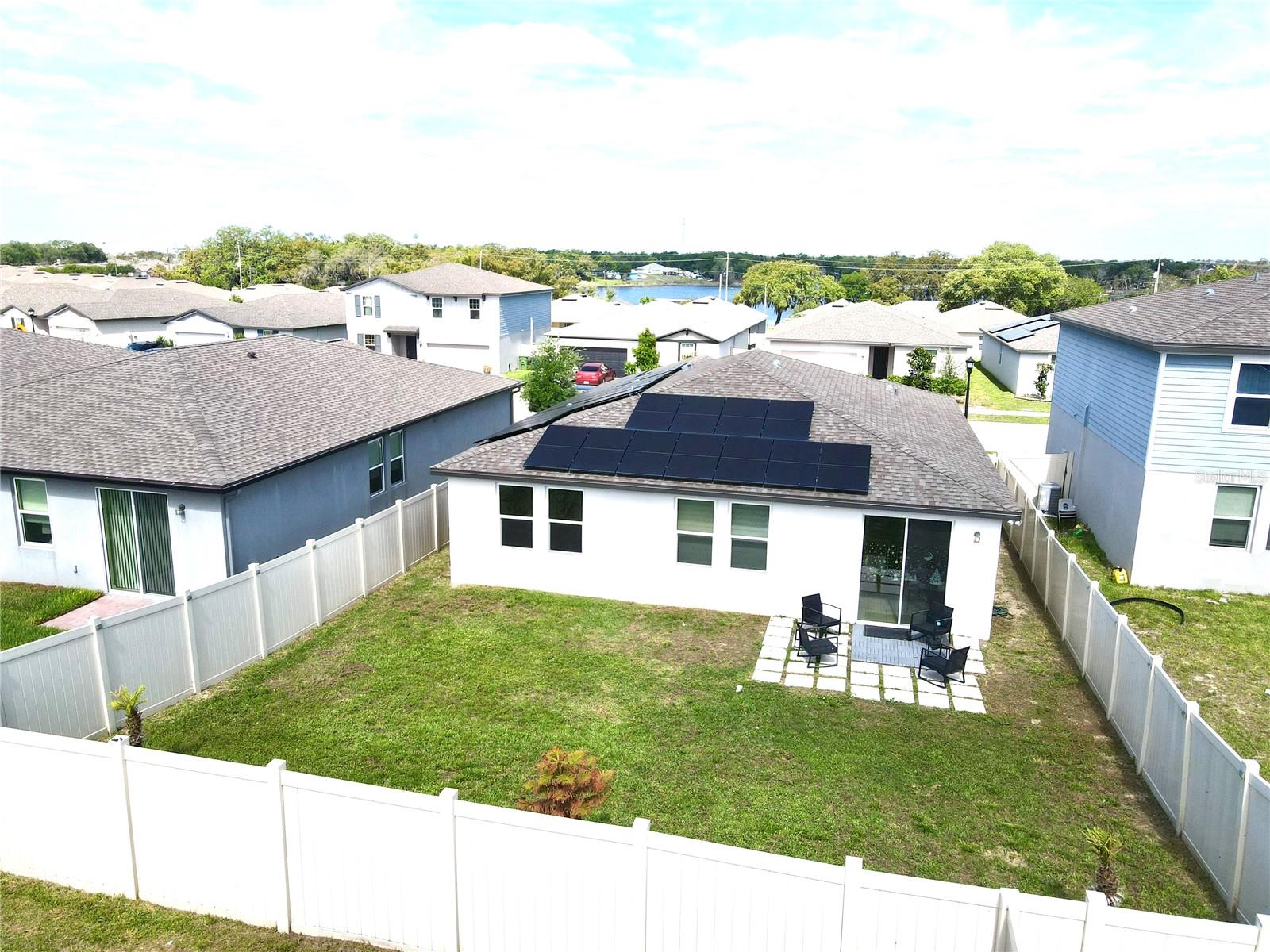 Image 25 of 35 For 909 Cambridge Drive