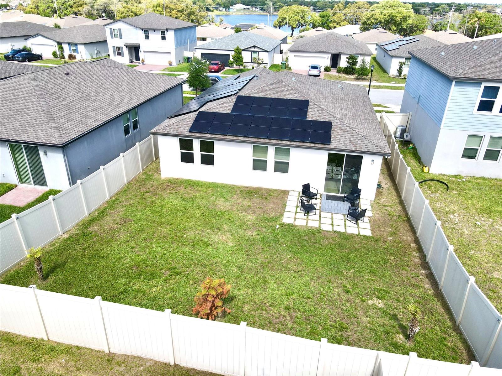 Image 27 of 35 For 909 Cambridge Drive