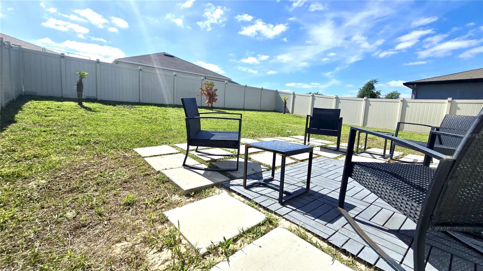 Image 28 of 35 For 909 Cambridge Drive