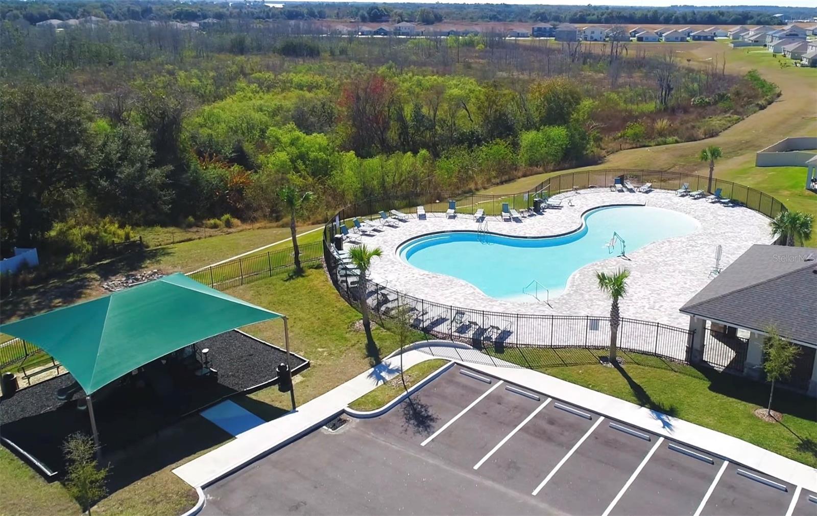 Image 34 of 35 For 909 Cambridge Drive