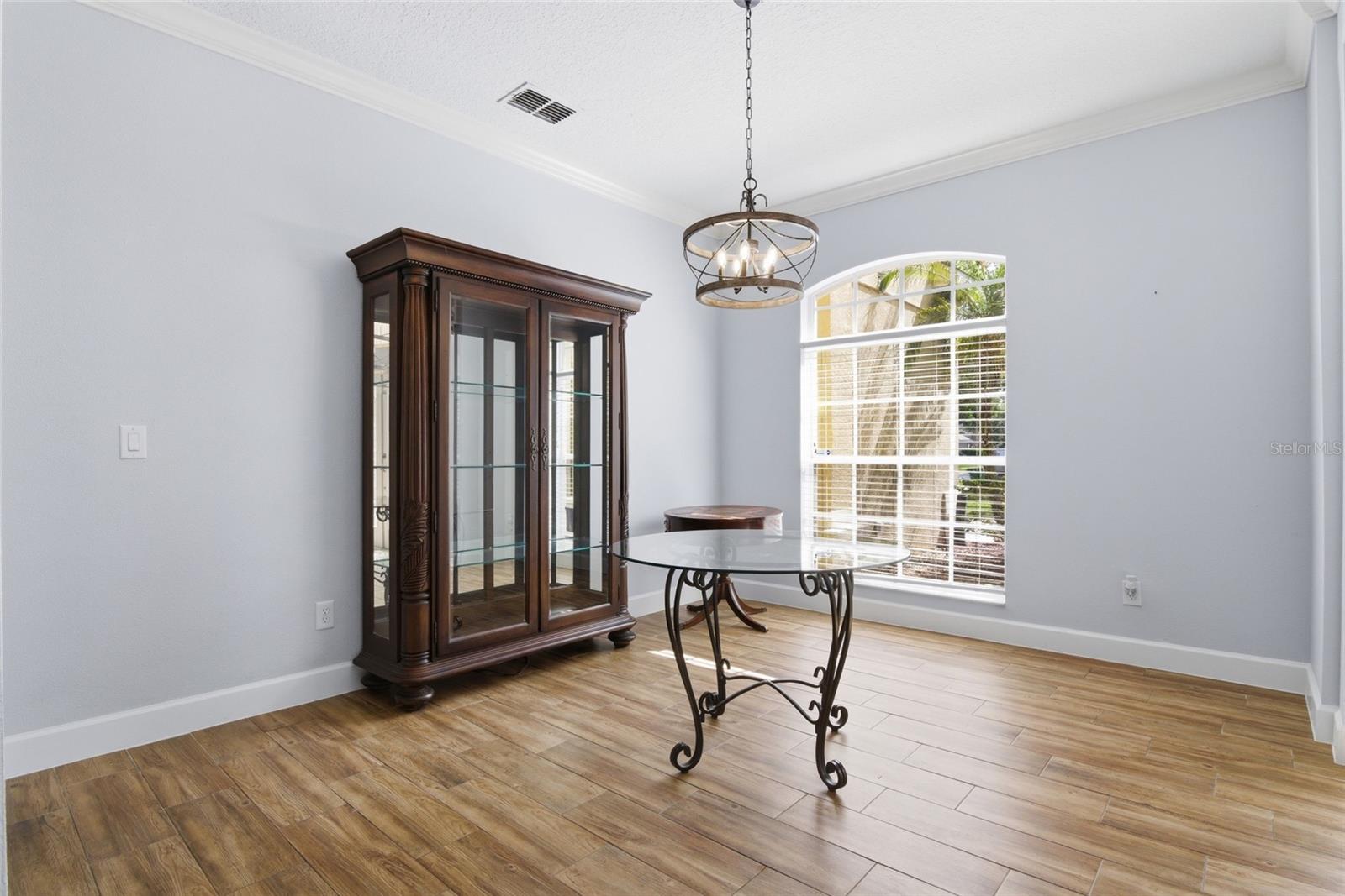 Listing photo id 13 for 3430 Turningwind Lane