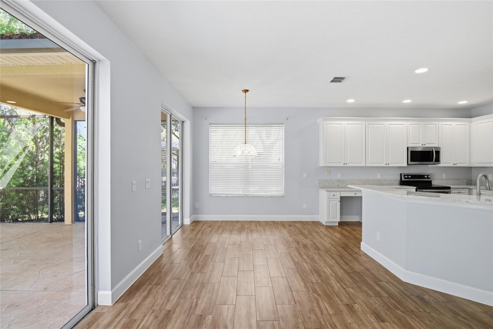 Listing photo id 5 for 3430 Turningwind Lane