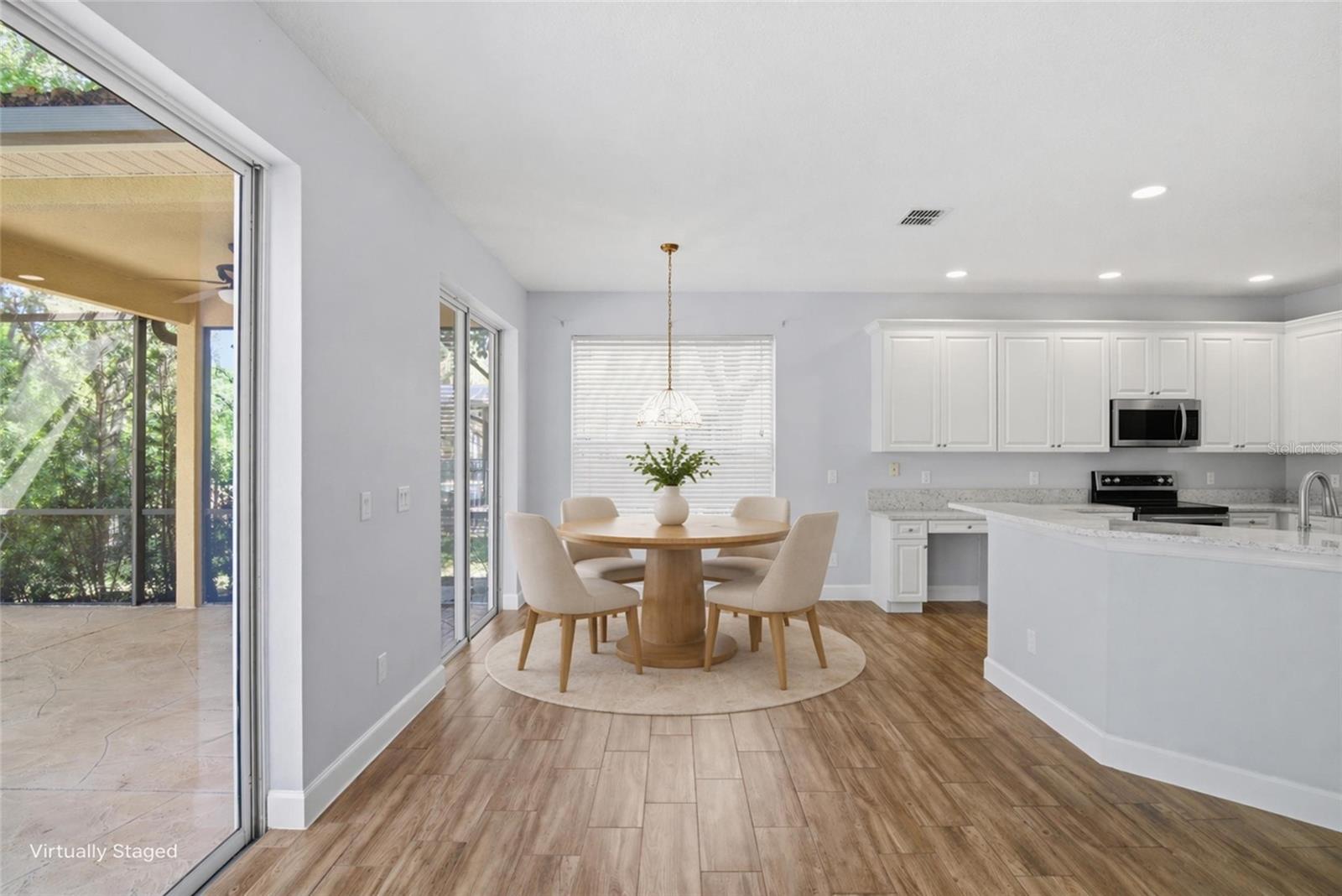 Listing photo id 7 for 3430 Turningwind Lane