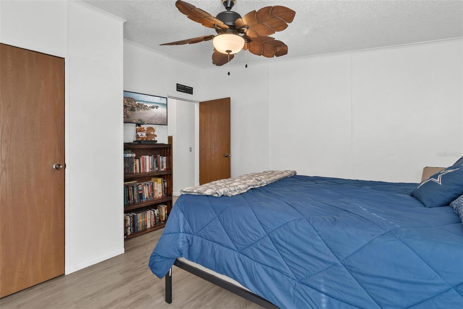 Image 19 of 42 For 18770 19th Place