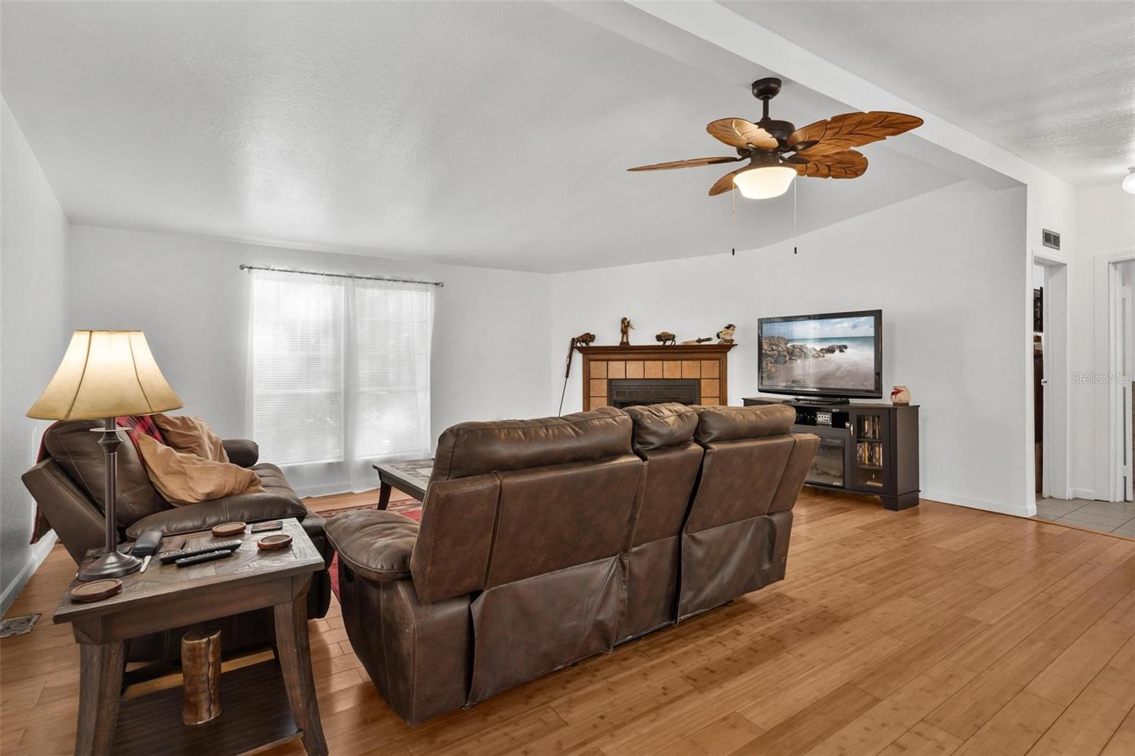 Image 5 of 42 For 18770 19th Place