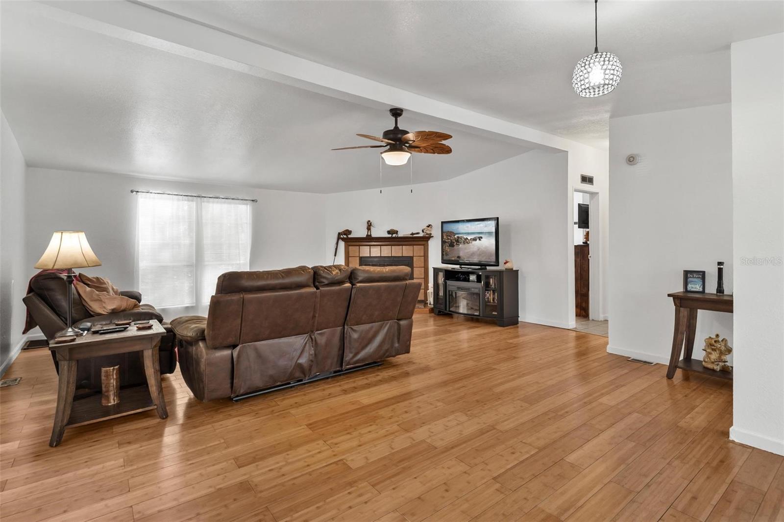 Image 7 of 42 For 18770 19th Place