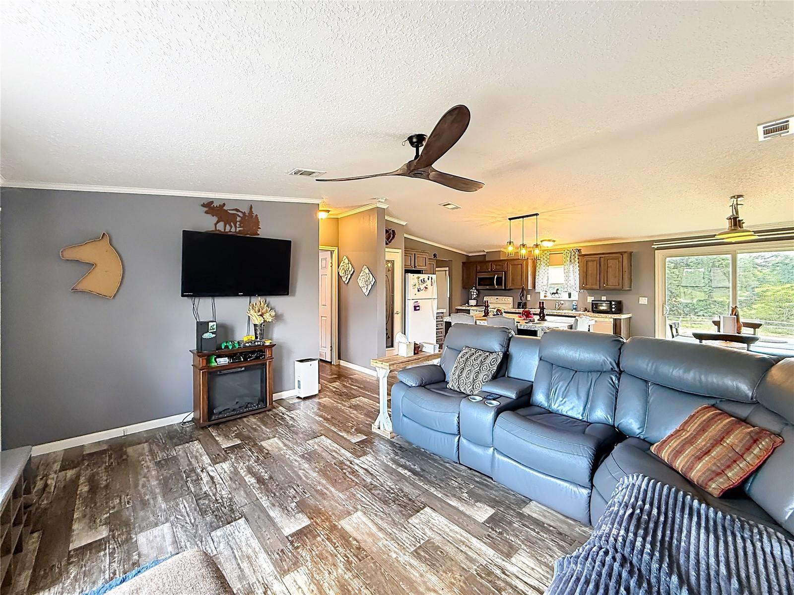 Image 16 of 36 For 8108 Sergeant Pepper Drive