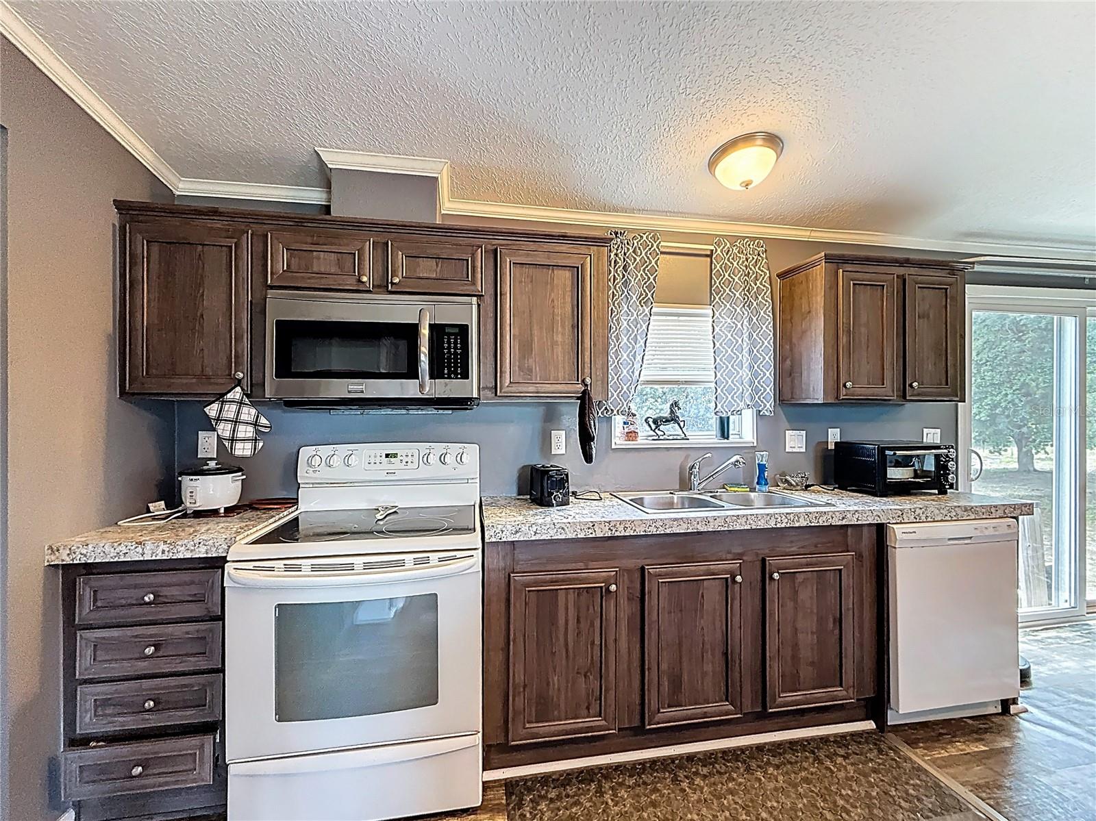 Image 17 of 36 For 8108 Sergeant Pepper Drive