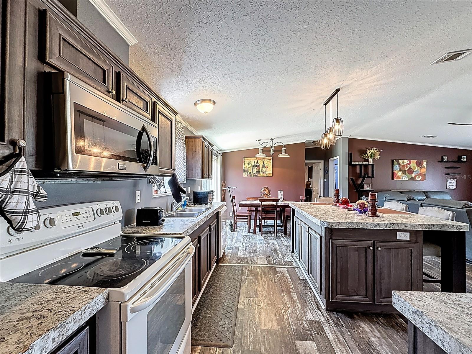 Image 19 of 36 For 8108 Sergeant Pepper Drive