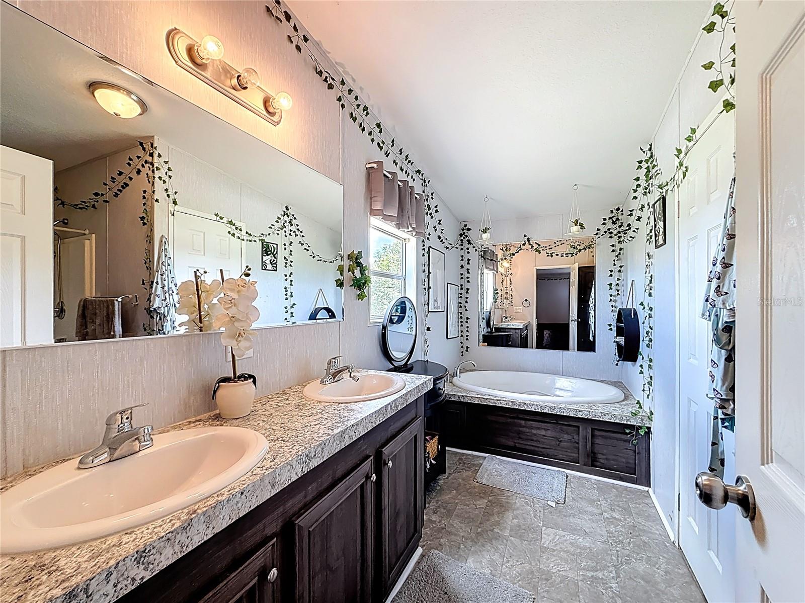 Image 26 of 36 For 8108 Sergeant Pepper Drive