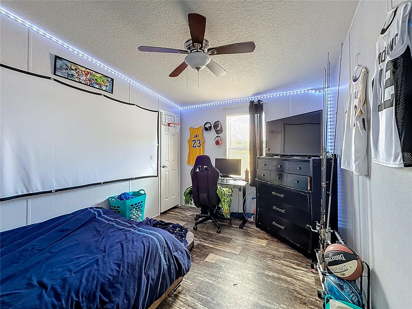 Image 33 of 36 For 8108 Sergeant Pepper Drive