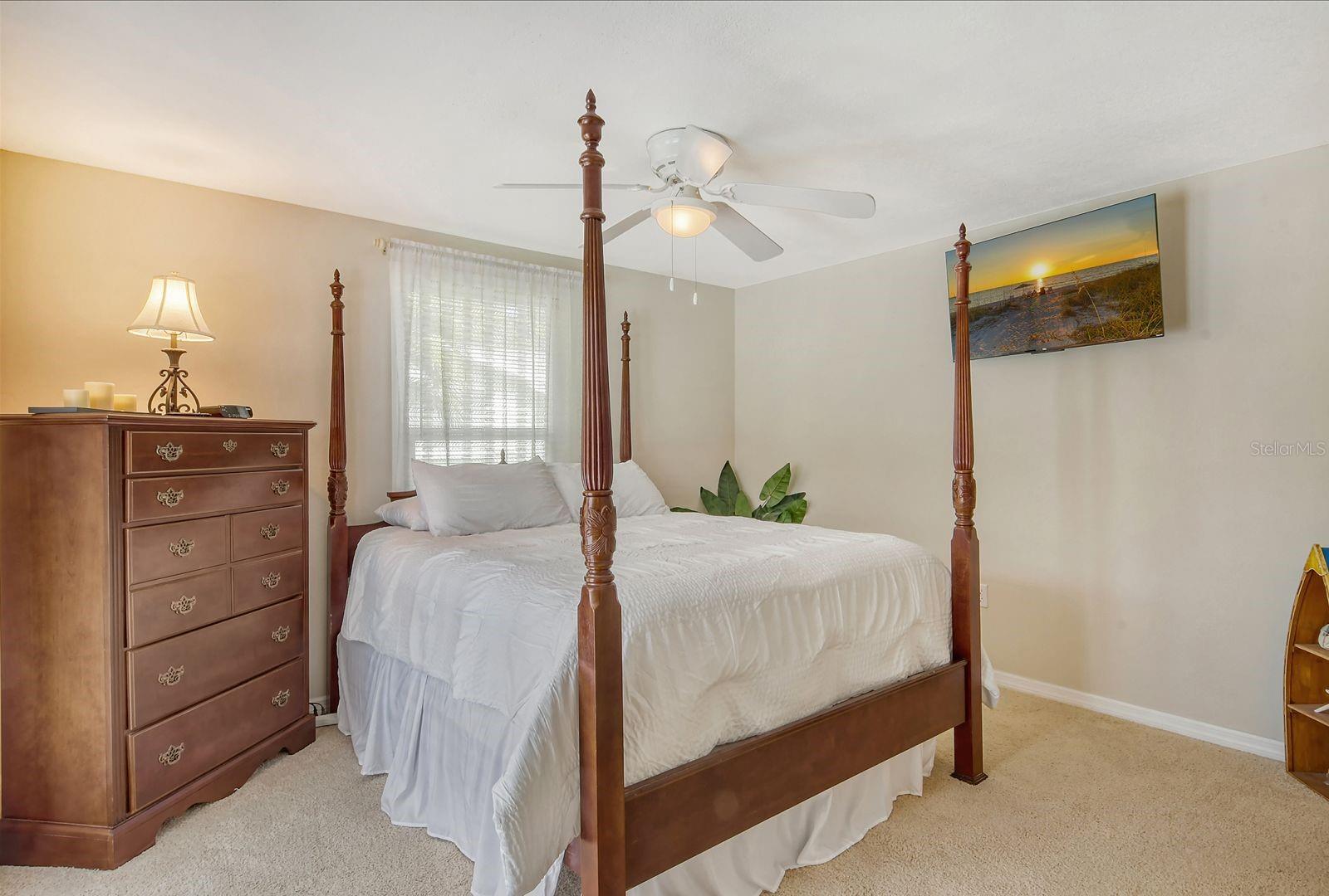 Image 13 of 33 For 6213 34th Avenue W