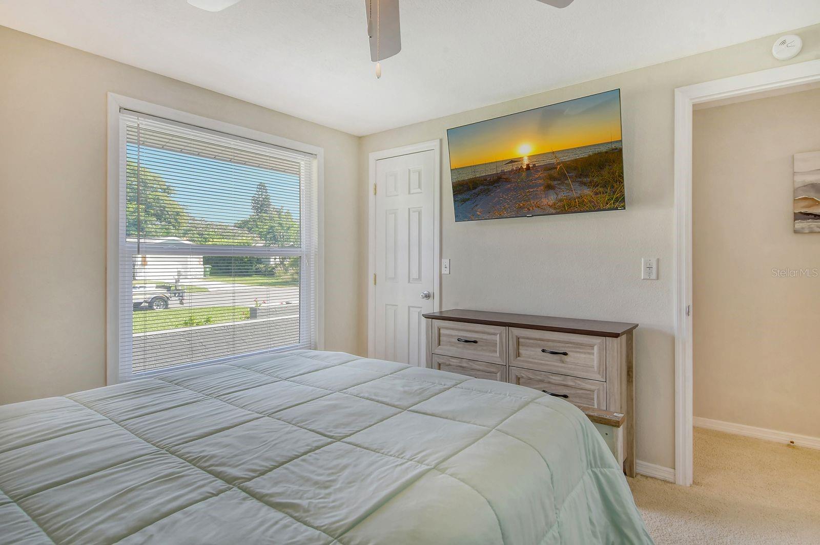 Image 19 of 33 For 6213 34th Avenue W