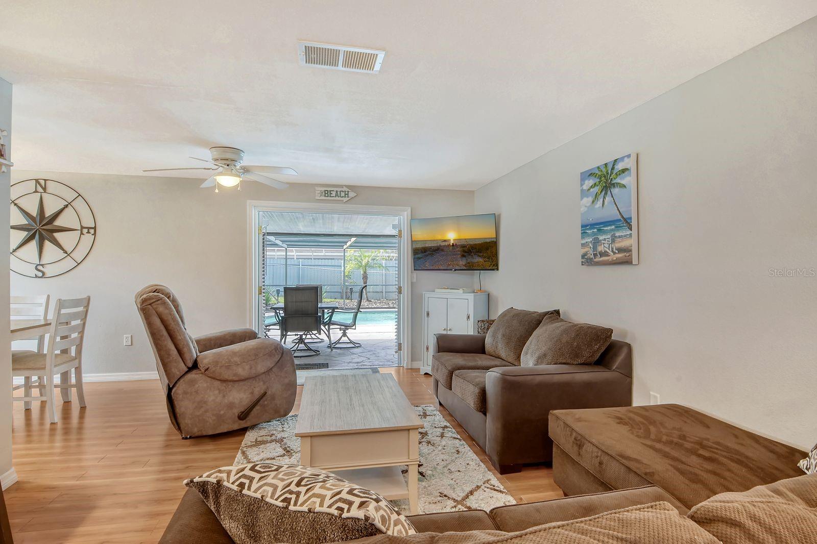 Image 5 of 33 For 6213 34th Avenue W